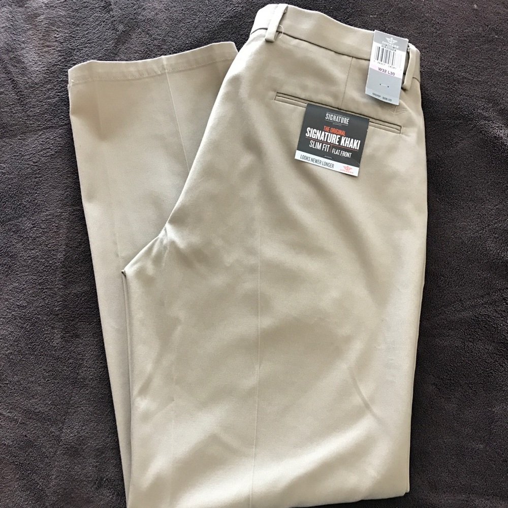 NWT Dockers signature khaki slim fit